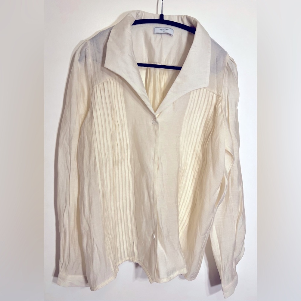 Rihoas Cream Pleated Button Up